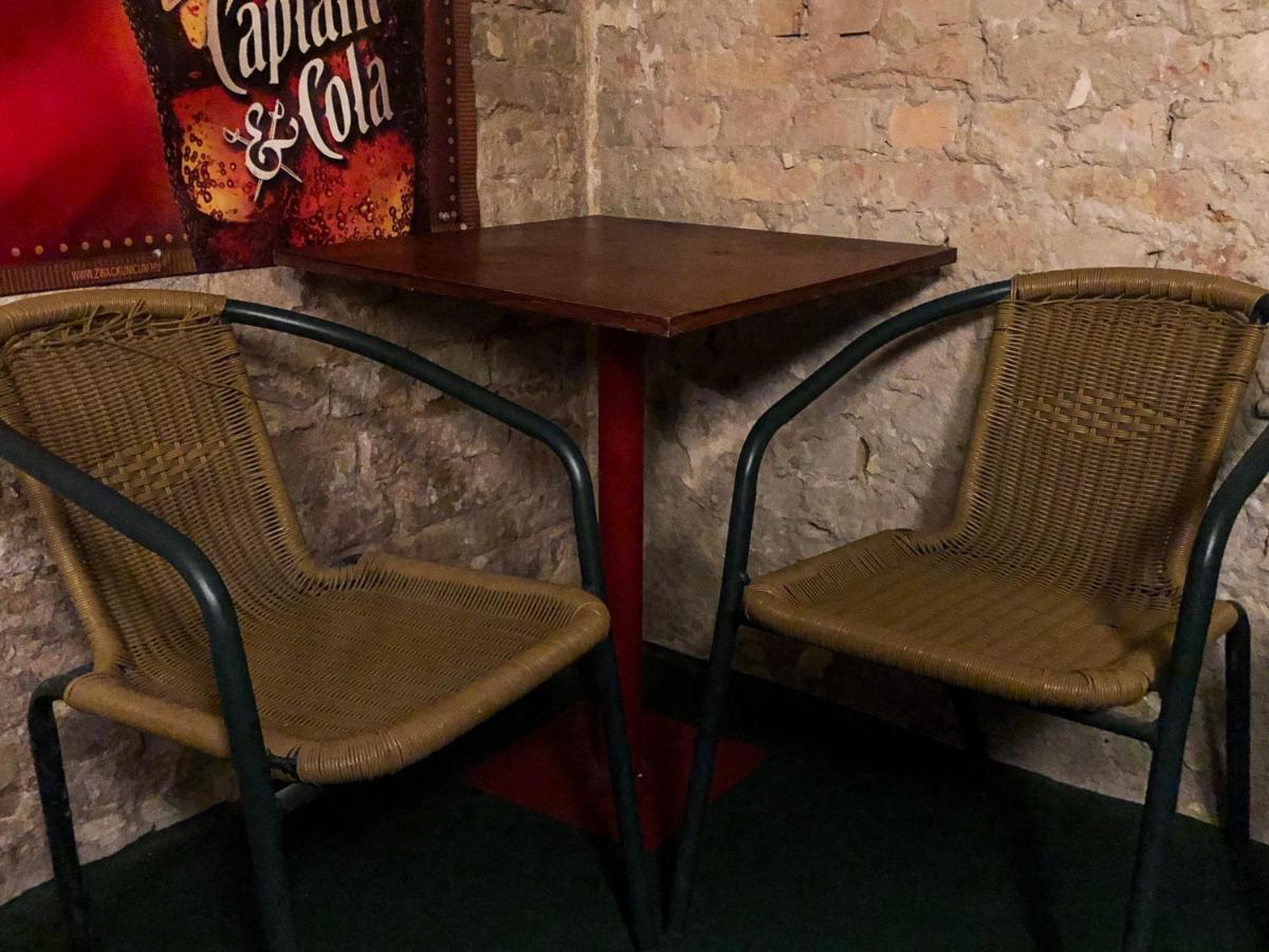 Whole Basement Former Pub2 For Stag Do, Men'S Cave Budapest Bagian luar foto