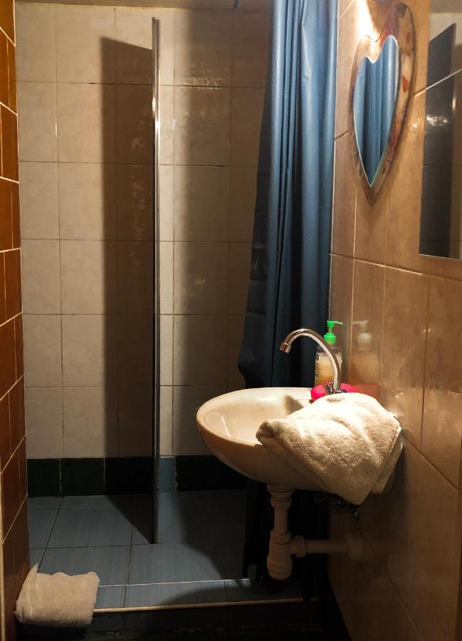 Whole Basement Former Pub2 For Stag Do, Men'S Cave Budapest Bagian luar foto