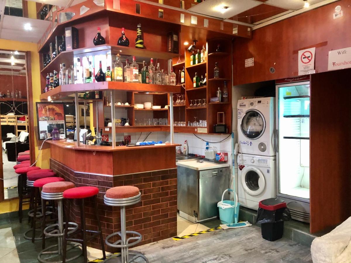 Whole Basement Former Pub2 For Stag Do, Men'S Cave Budapest Bagian luar foto