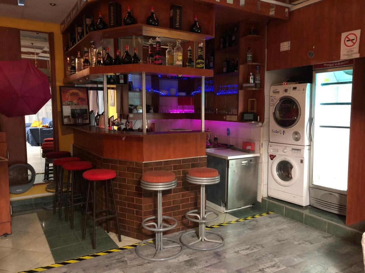 Whole Basement Former Pub2 For Stag Do, Men'S Cave Budapest Bagian luar foto