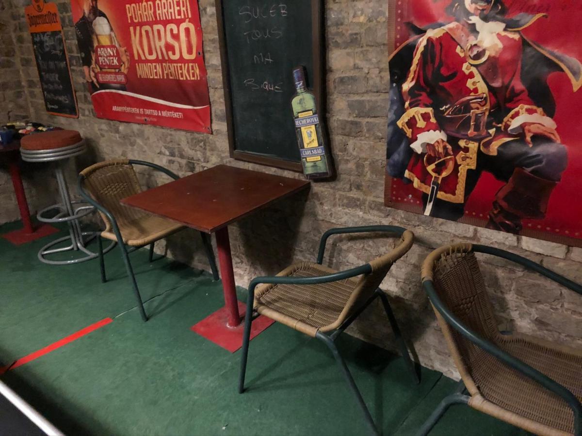 Whole Basement Former Pub2 For Stag Do, Men'S Cave Budapest Bagian luar foto