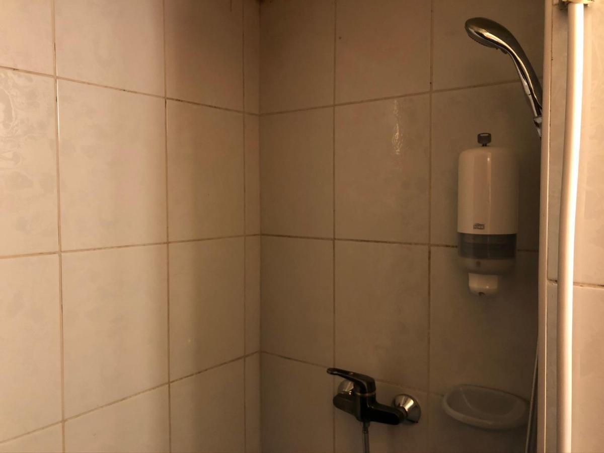Whole Basement Former Pub2 For Stag Do, Men'S Cave Budapest Bagian luar foto