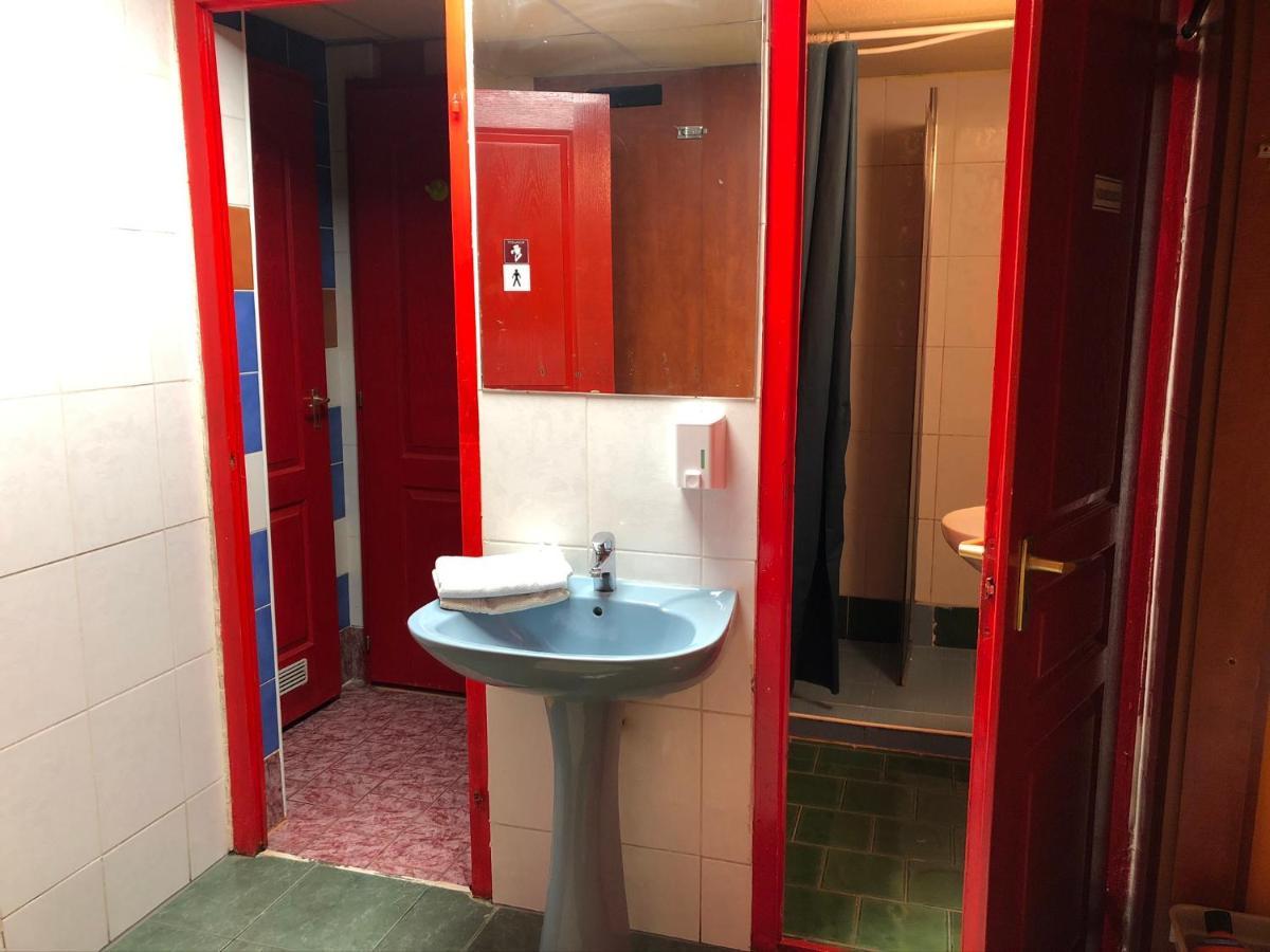 Whole Basement Former Pub2 For Stag Do, Men'S Cave Budapest Bagian luar foto