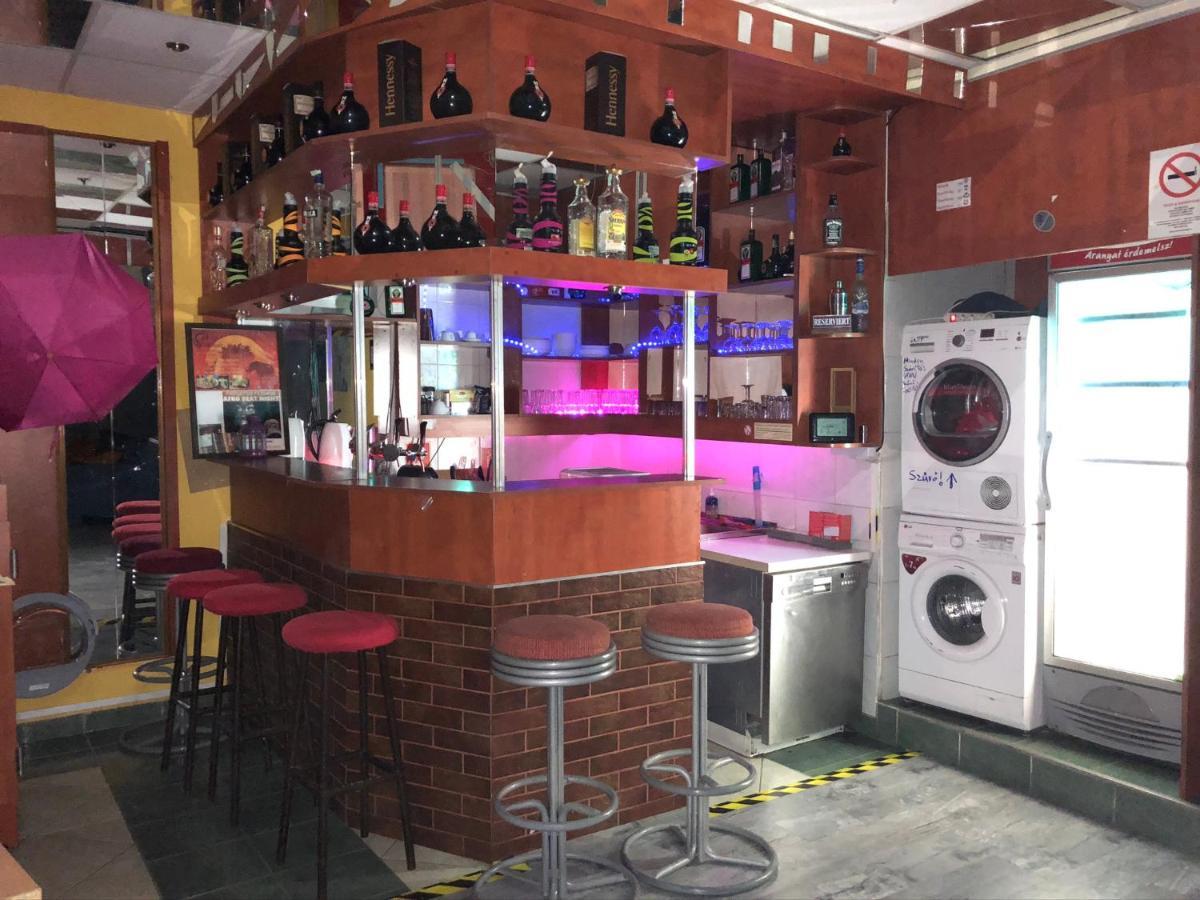 Whole Basement Former Pub2 For Stag Do, Men'S Cave Budapest Bagian luar foto