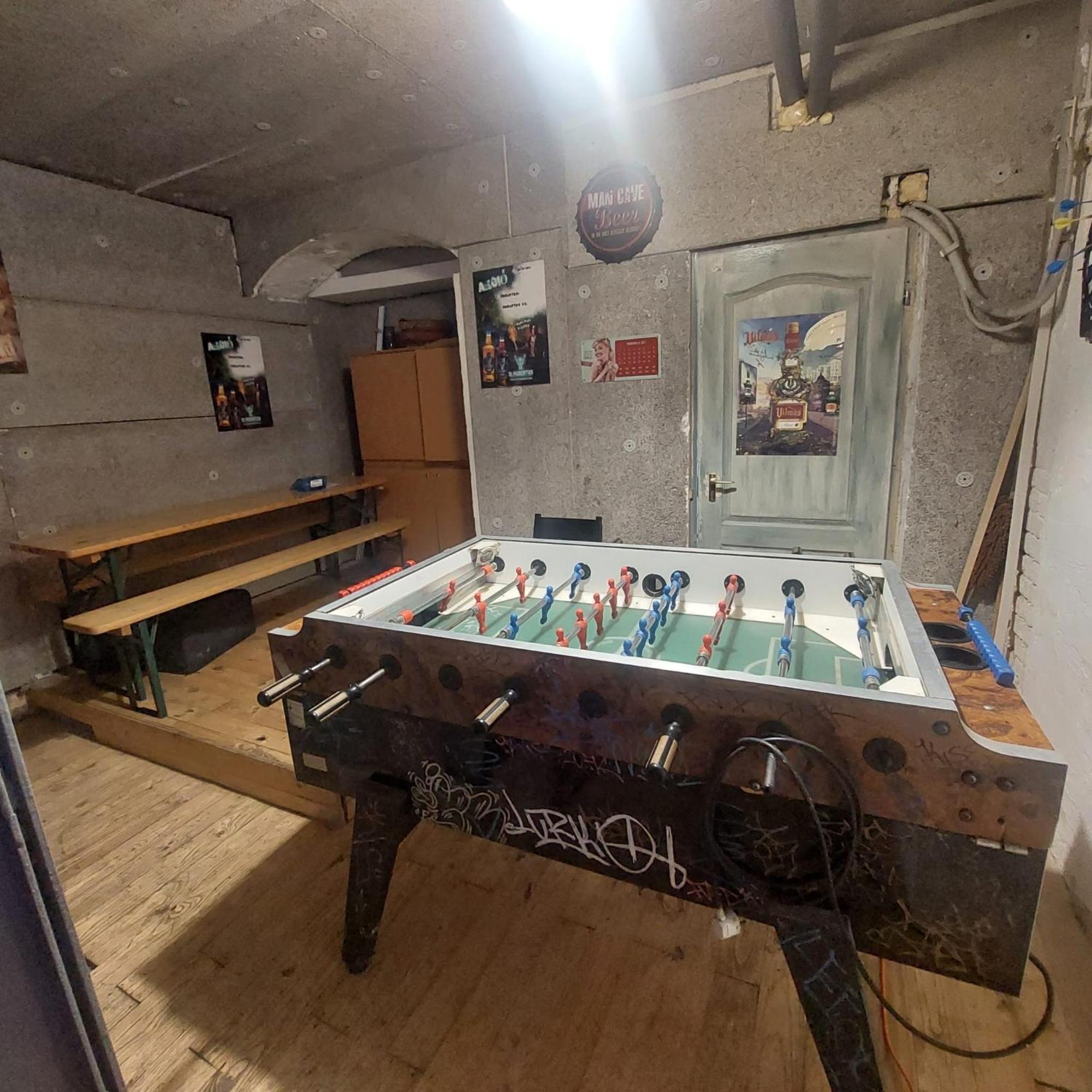 Whole Basement Former Pub2 For Stag Do, Men'S Cave Budapest Bagian luar foto