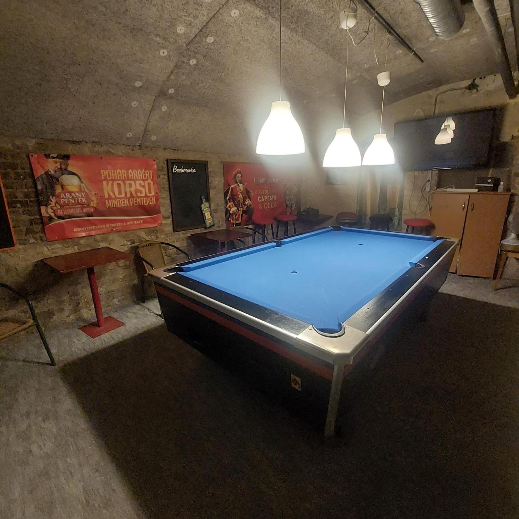 Whole Basement Former Pub2 For Stag Do, Men'S Cave Budapest Bagian luar foto