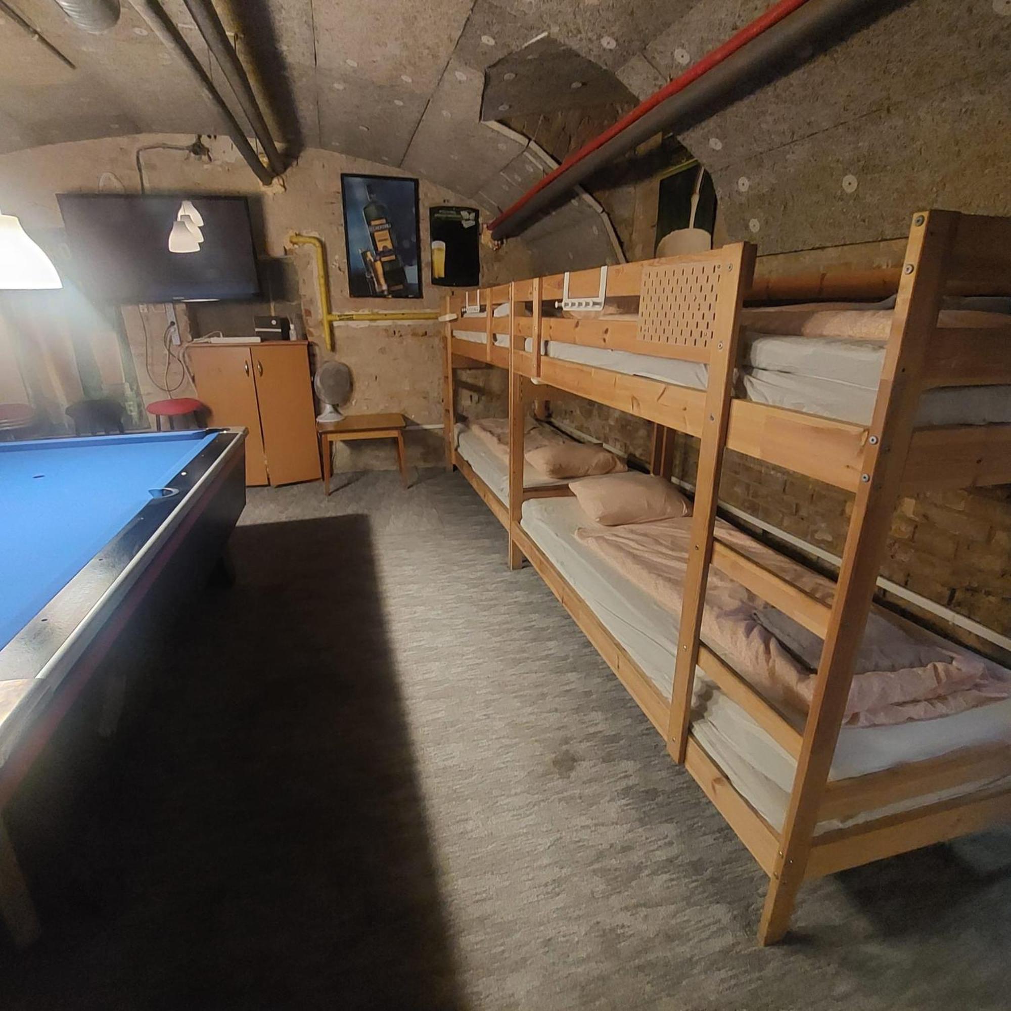 Whole Basement Former Pub2 For Stag Do, Men'S Cave Budapest Bagian luar foto